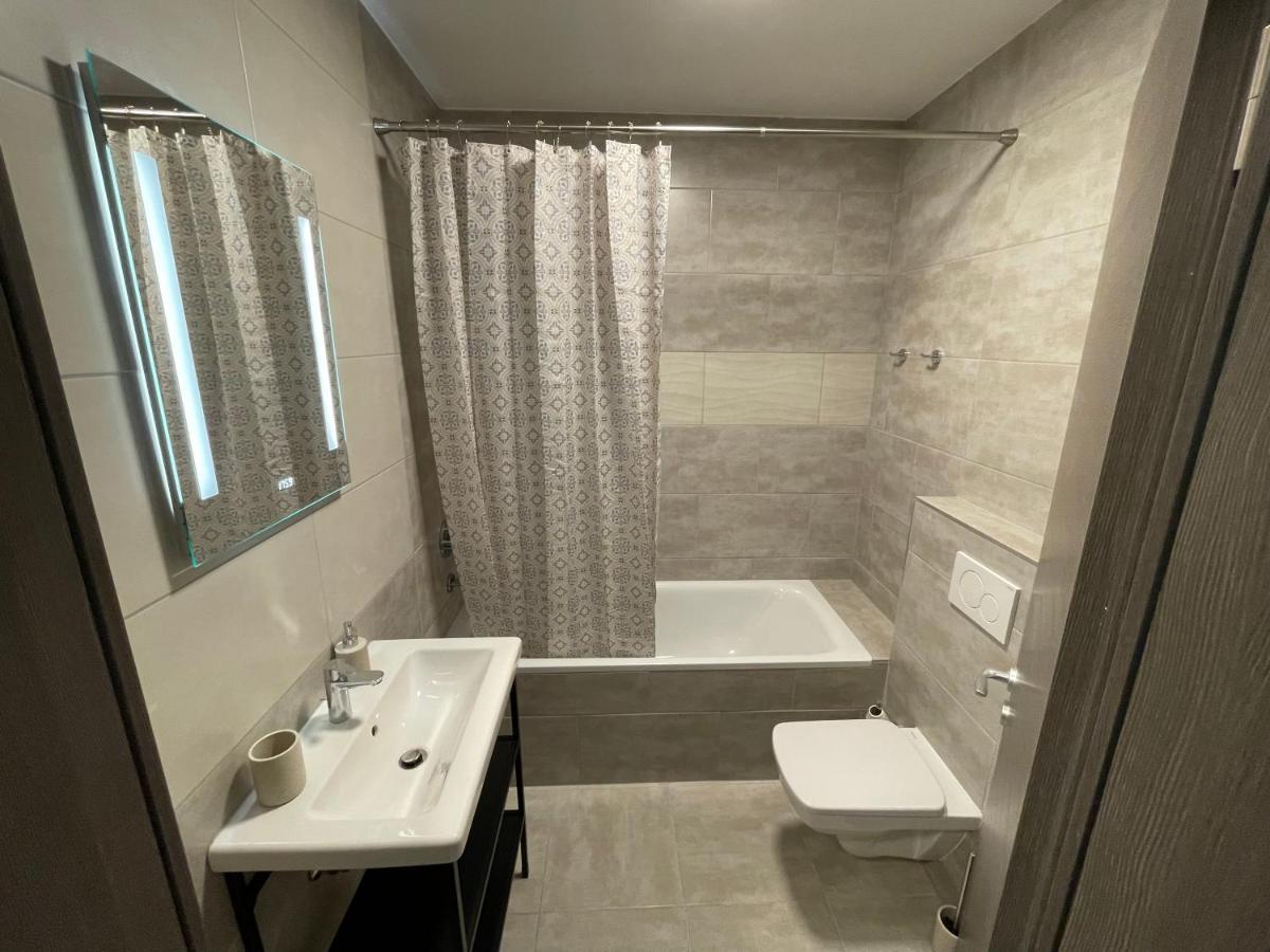 Hillside Central Apartments บูดาเปสต์ ภายนอก รูปภาพ